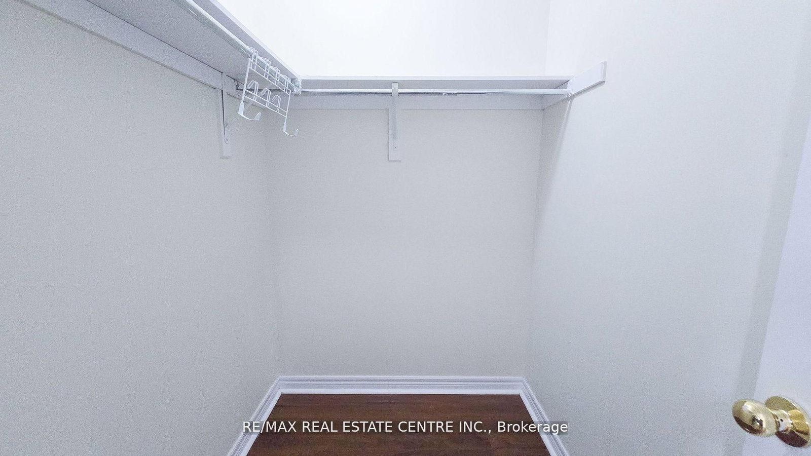 Semi-Detached House for sale at 131 Seahorse Avenue, Brampton, Ontario, L6V 4N5 - Madoc - MLS: W12656722