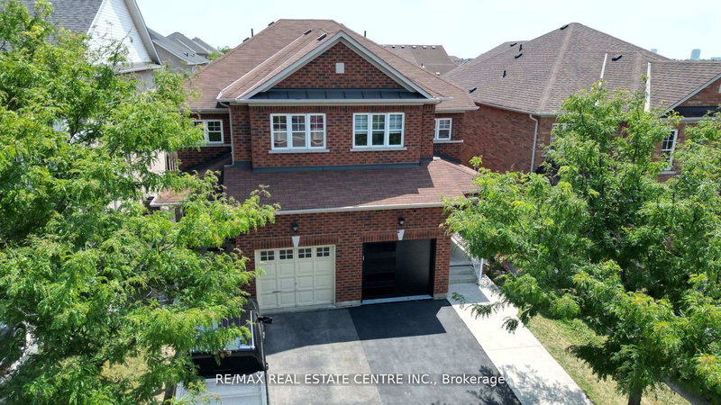 131 Seahorse Ave, Brampton, L6V 4N5 | Image 2