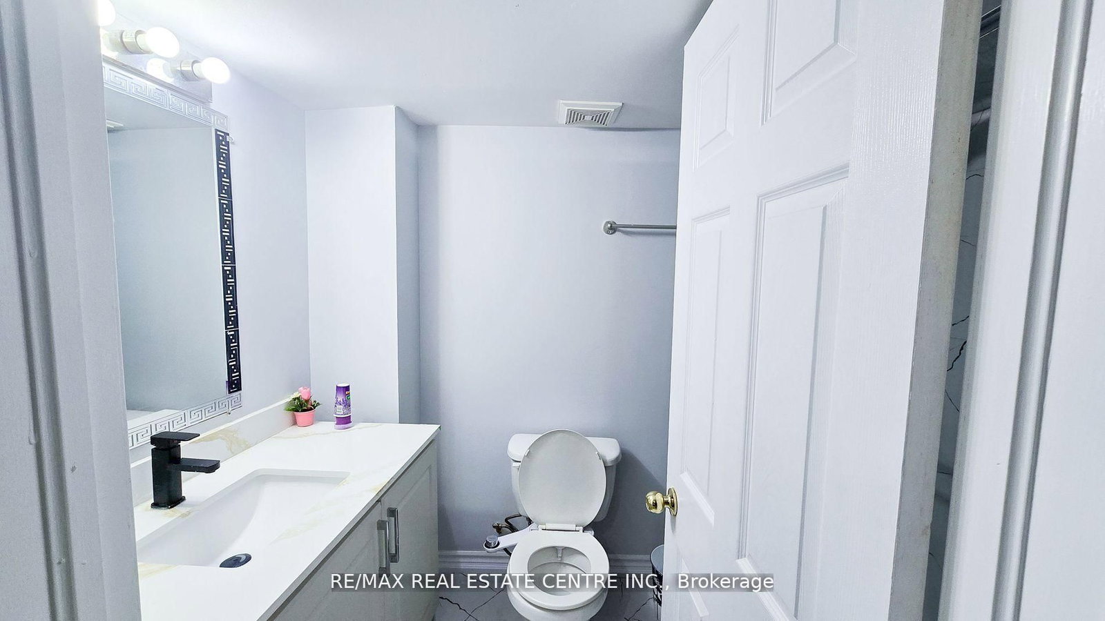 Semi-Detached House for sale at 131 Seahorse Avenue, Brampton, Ontario, L6V 4N5 - Madoc - MLS: W12656722