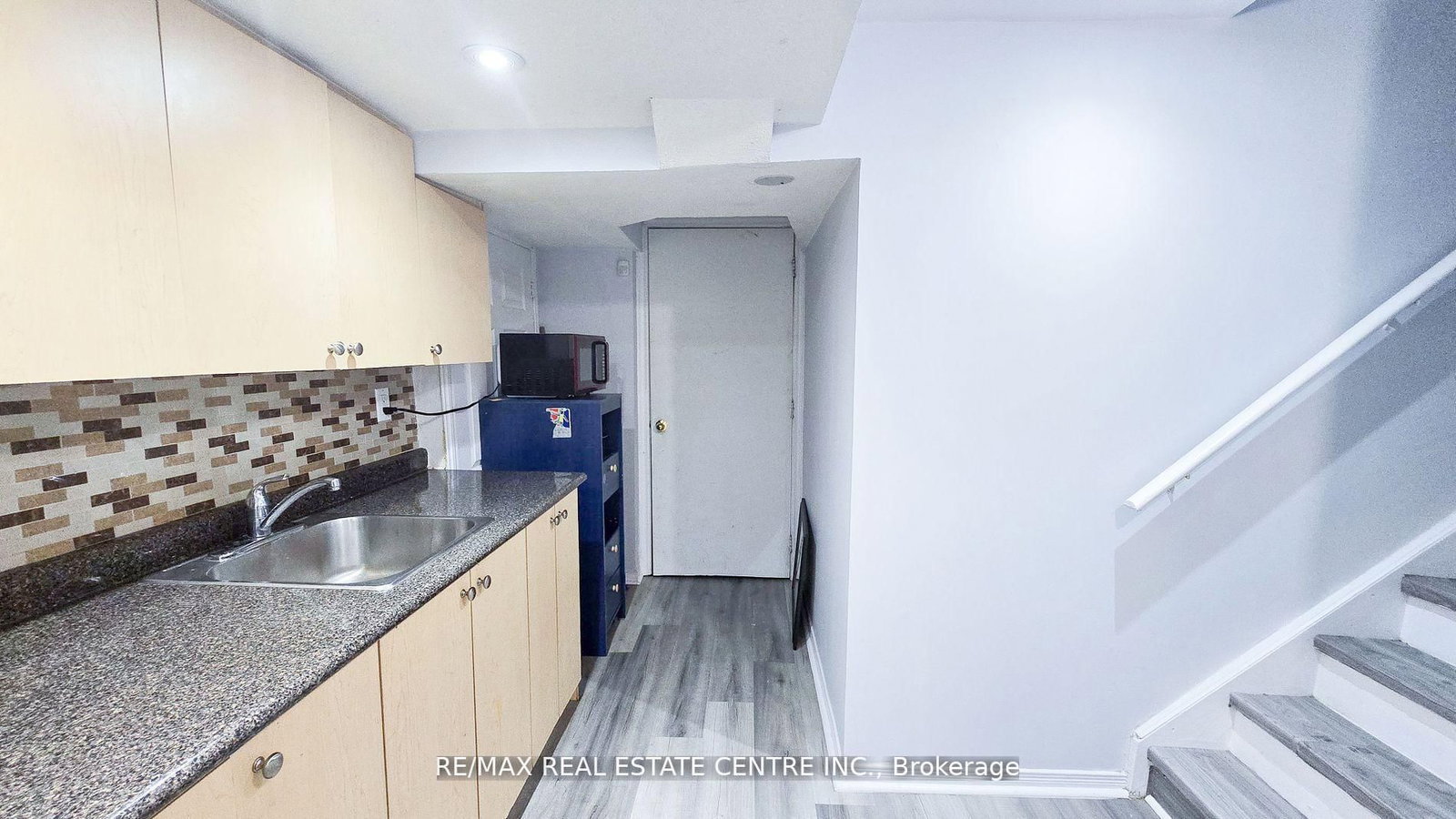 Semi-Detached House for sale at 131 Seahorse Avenue, Brampton, Ontario, L6V 4N5 - Madoc - MLS: W12656722