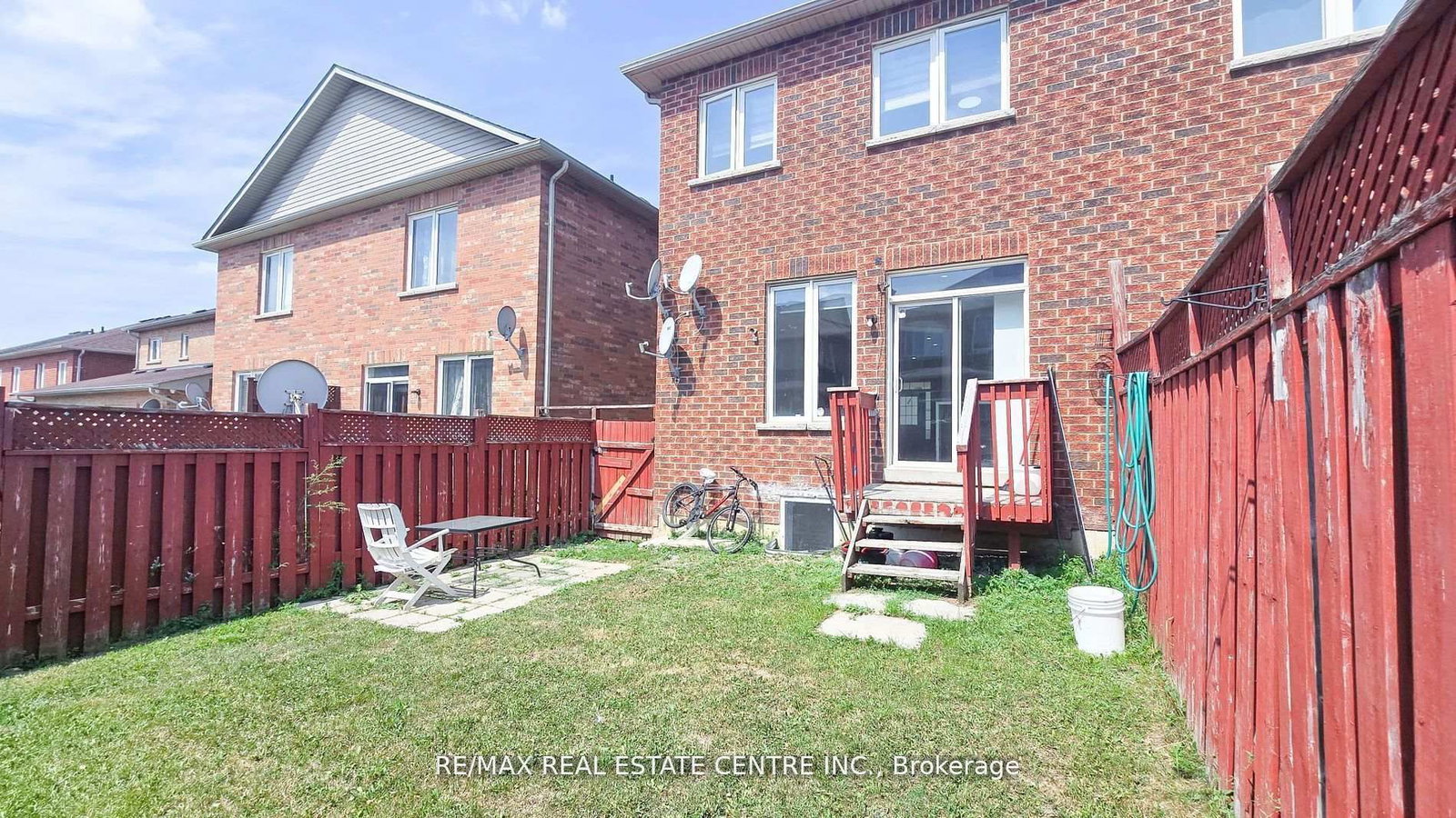 Semi-Detached House for sale at 131 Seahorse Avenue, Brampton, Ontario, L6V 4N5 - Madoc - MLS: W12656722