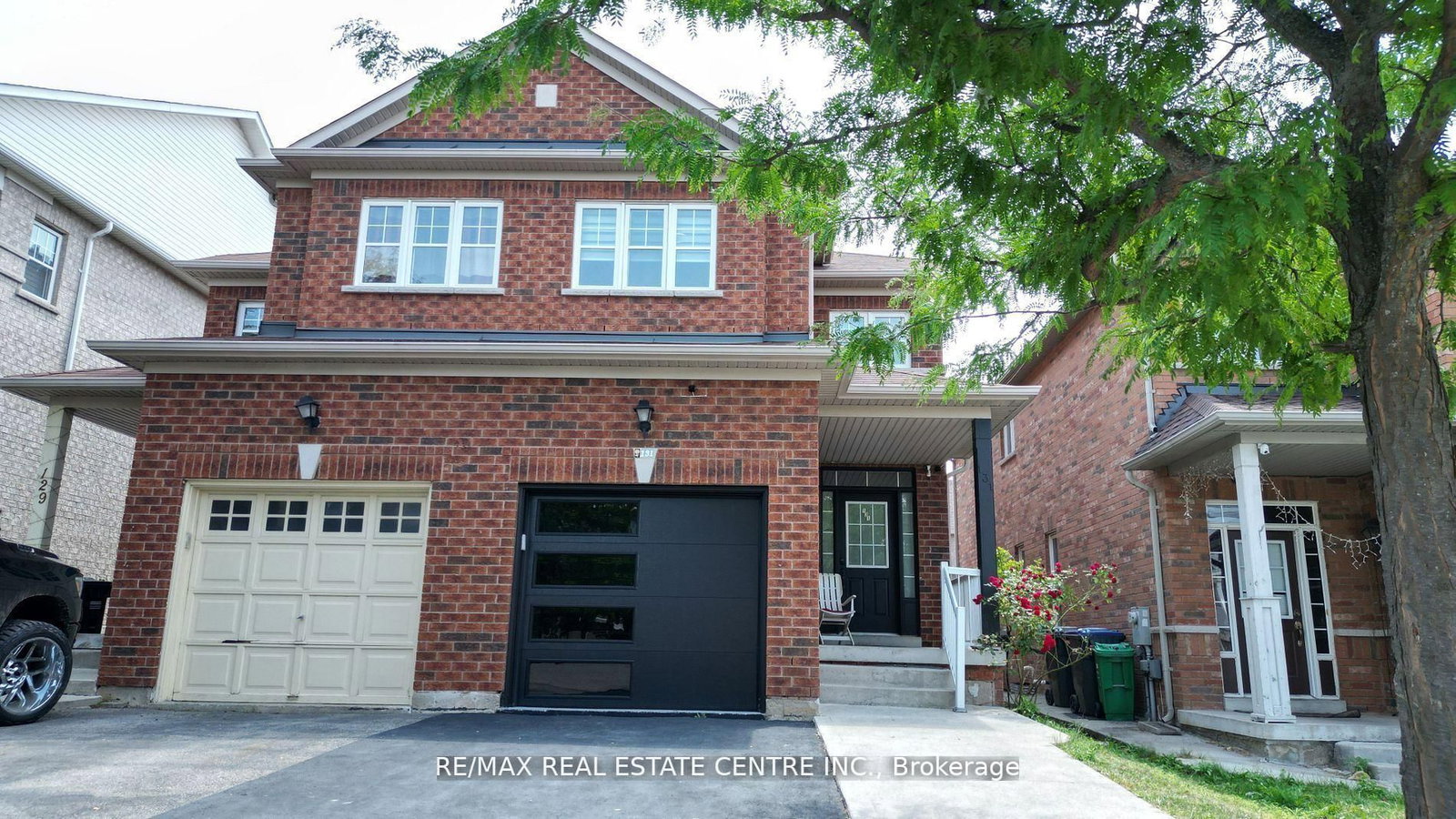 Semi-Detached House for sale at 131 Seahorse Avenue, Brampton, Ontario, L6V 4N5 - Madoc - MLS: W12656722