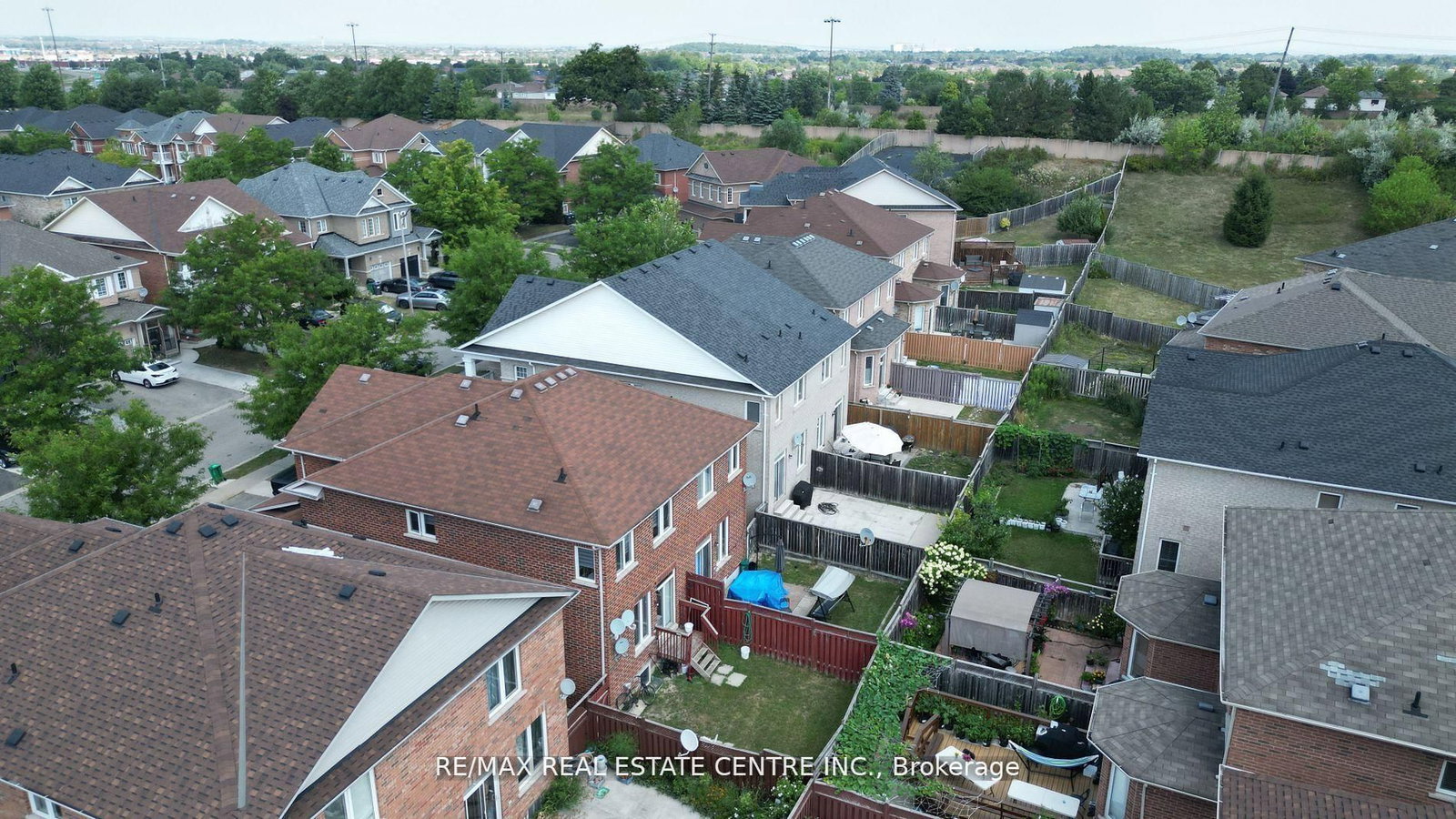 Semi-Detached House for sale at 131 Seahorse Avenue, Brampton, Ontario, L6V 4N5 - Madoc - MLS: W12656722