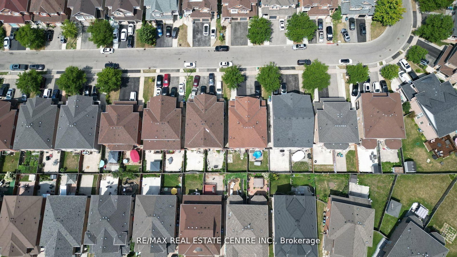 Semi-Detached House for sale at 131 Seahorse Avenue, Brampton, Ontario, L6V 4N5 - Madoc - MLS: W12656722