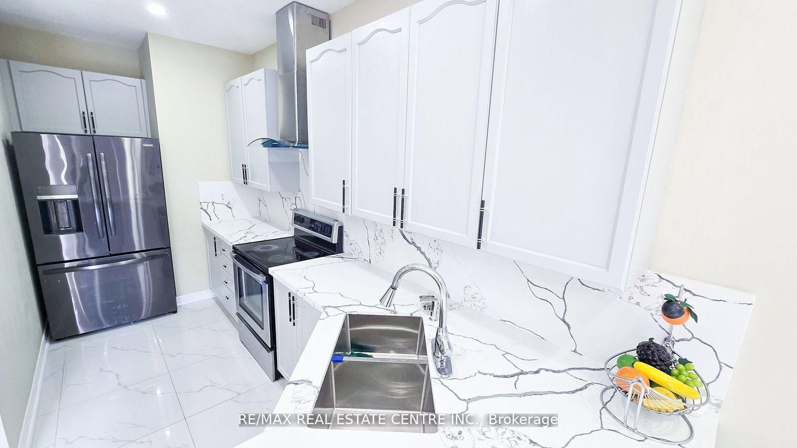 Semi-Detached House for sale at 131 Seahorse Avenue, Brampton, Ontario, L6V 4N5 - Madoc - MLS: W12656722