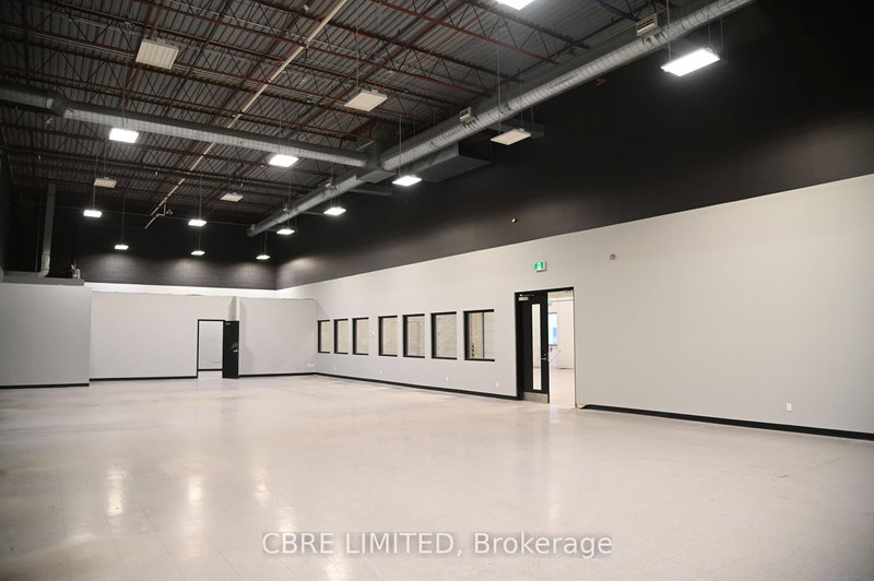 10-12 - 3250 Ridgeway Dr, Mississauga, L5L 5Y6 | Image 3