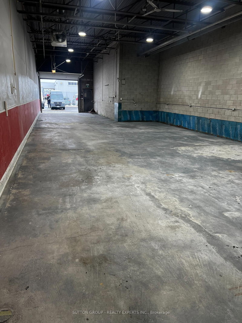 16 - 30 Hale Rd, Brampton, L6W 4N9 | Image 2