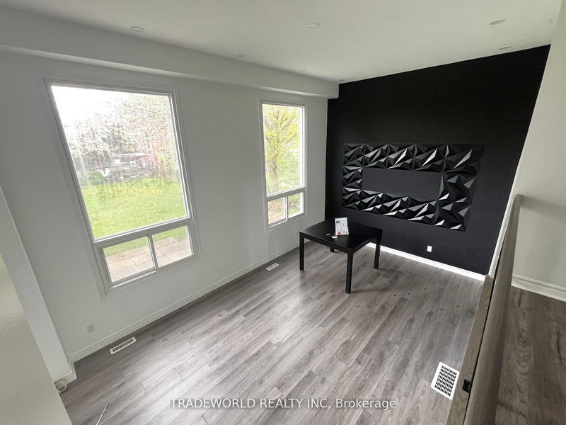 7465 Bybrook Dr, Mississauga, L4T 3R3 | Image 2