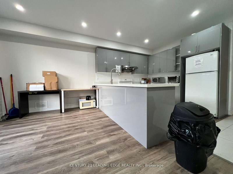 82 Leitch Ave, Toronto, M3J 0C9 | Image 3