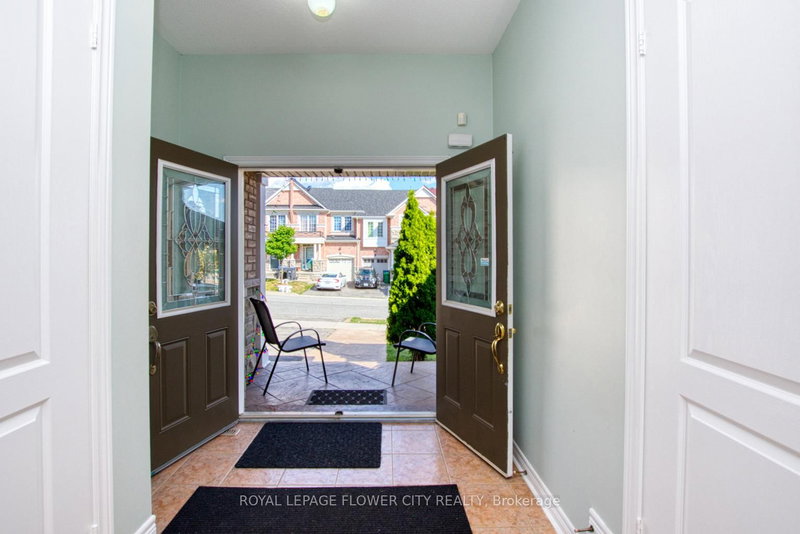 Upper - 18 Saint Eugene St, Brampton, L6Y 0K9 | Image 3