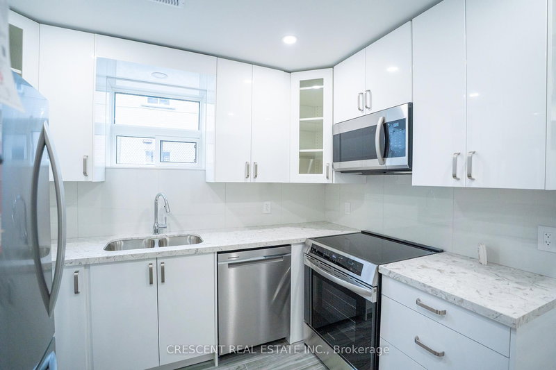 1 - 19 Queen St W, Mississauga, L5H 1L5 | Image 2