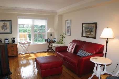 3376 Angel Pass Dr, Mississauga, L5M7K5 | Image 2