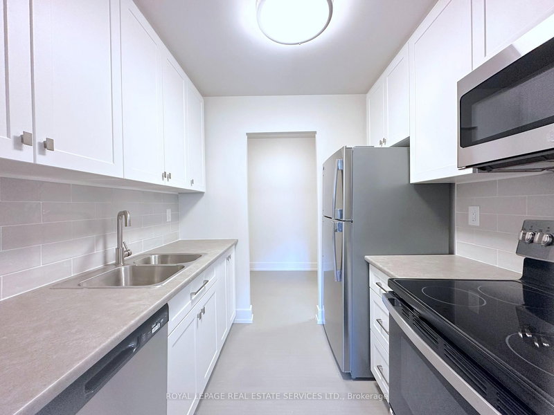 103 - 190 Clark Blvd, Brampton, L6T 4A8 | Image 2