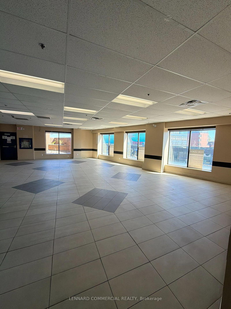 302 - 2340 Dundas St, Toronto, M6P 4A9 | Image 3