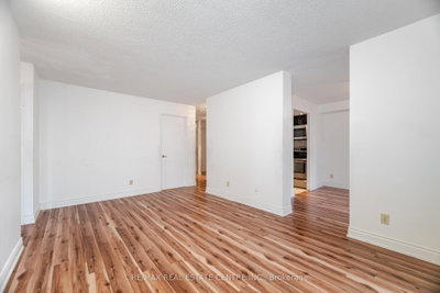 Unit 811 — 115 Hillcrest Avenue — photo 6