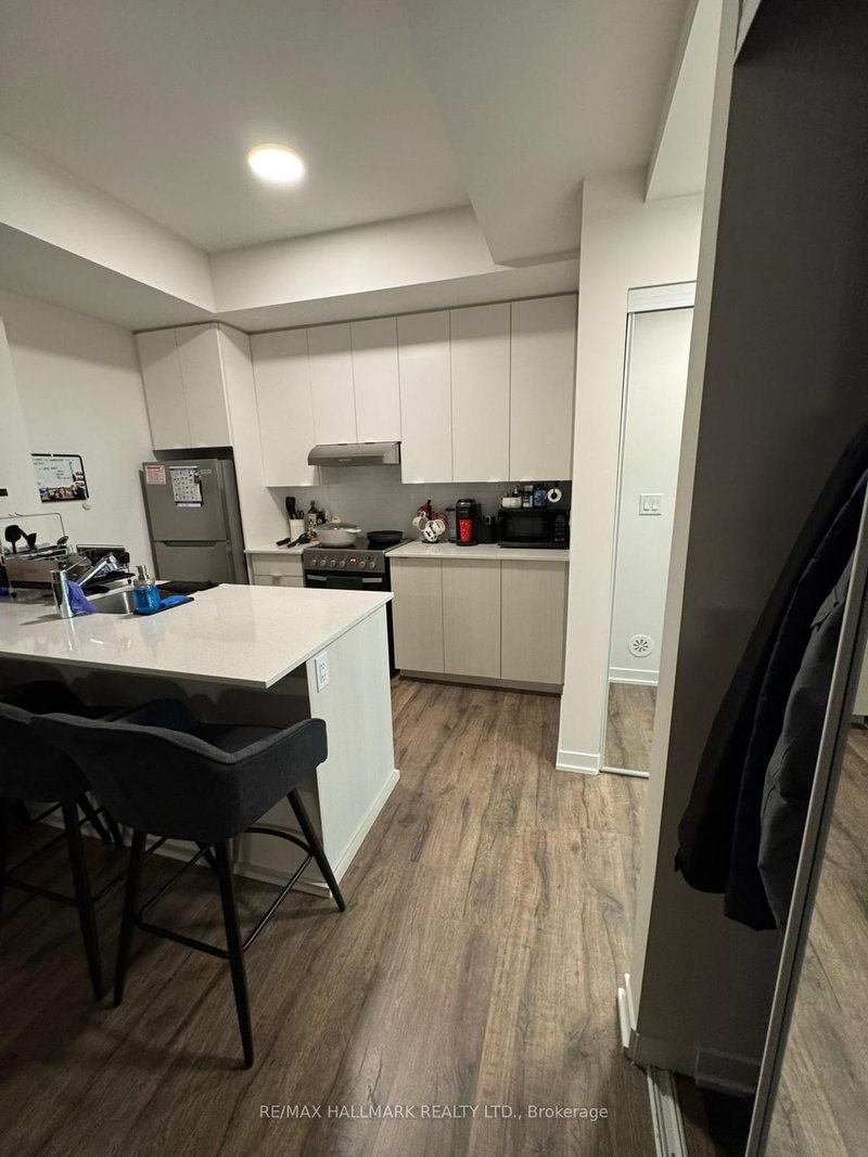 111 - 140 Canon Jackson Dr, Toronto, M6M 0B9 | Image 2