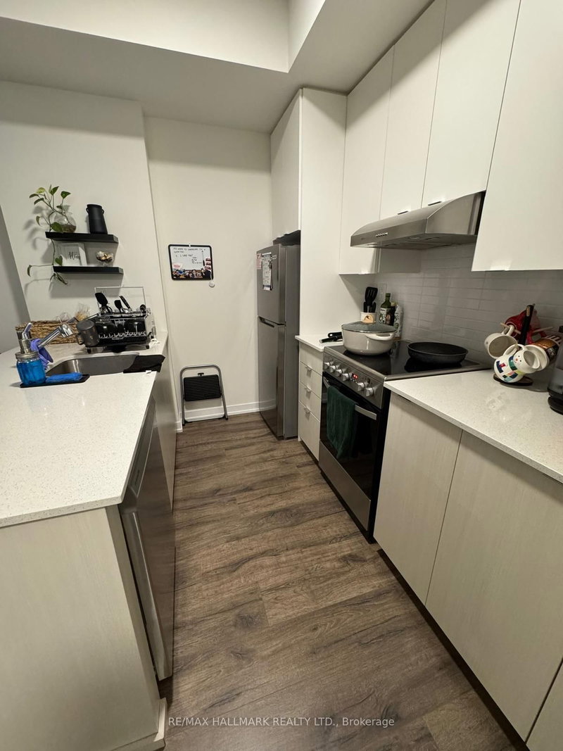 111 - 140 Canon Jackson Dr, Toronto, M6M 0B9 | Image 3