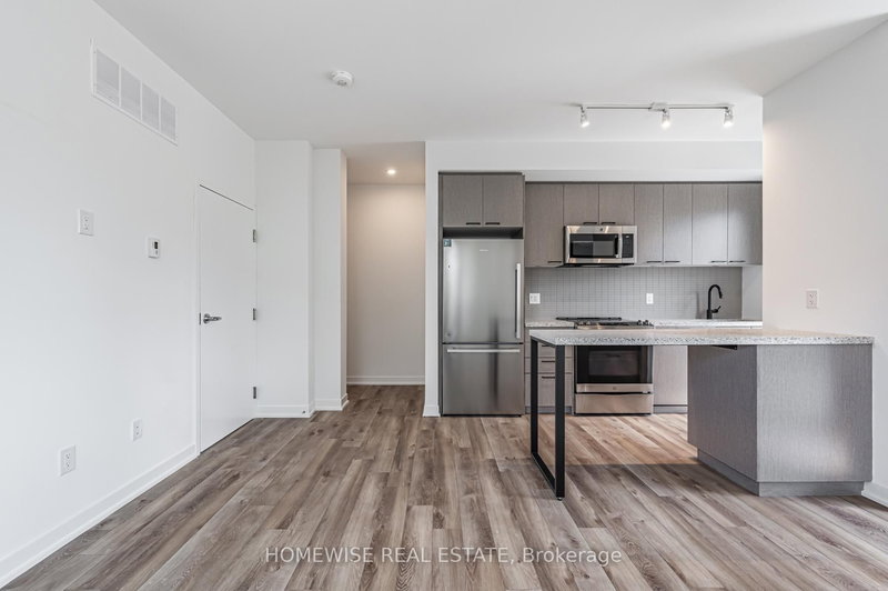 TH8 - 20 Ed Clark Gdns, Toronto, M6N 0B5 | Image 2