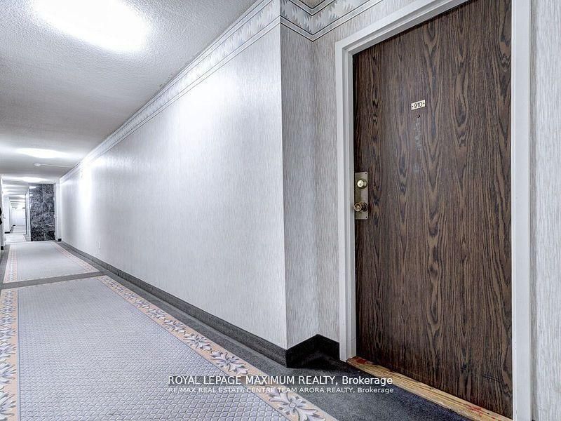 1912 - 15 Kensington Rd, Brampton, L6T 3W2 | Image 3