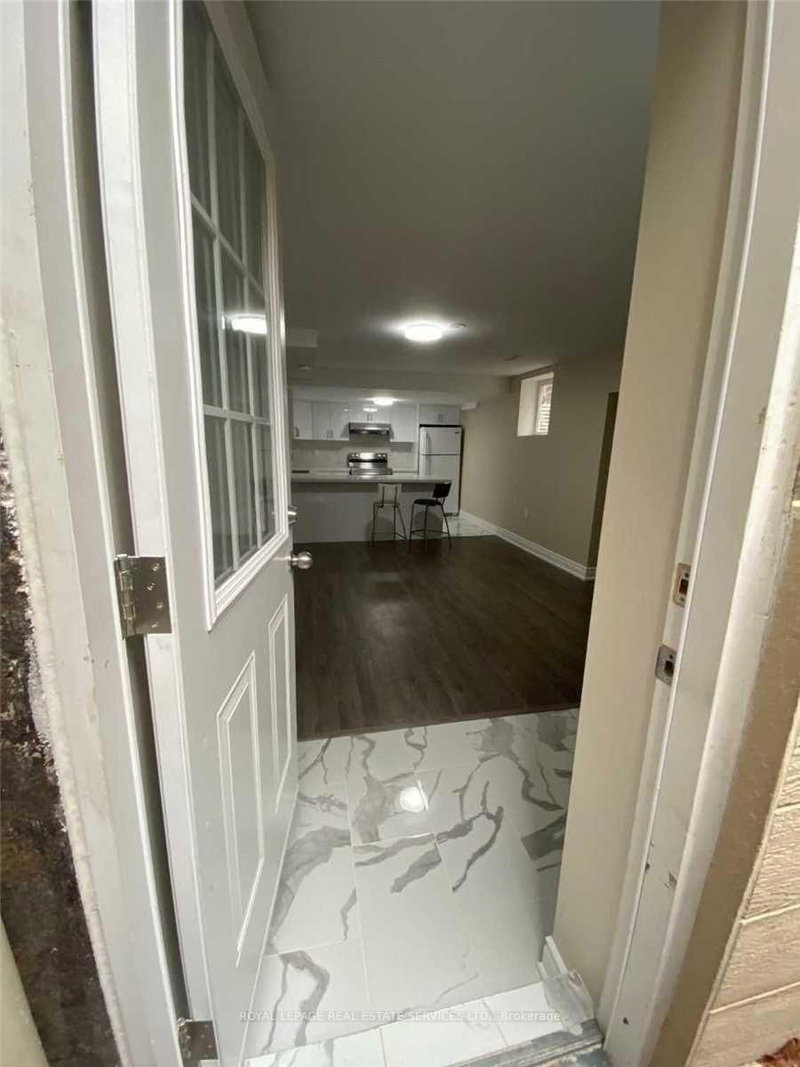 Lower - 4127 Loyalist Dr, Mississauga, L5L 3X7 | Image 2