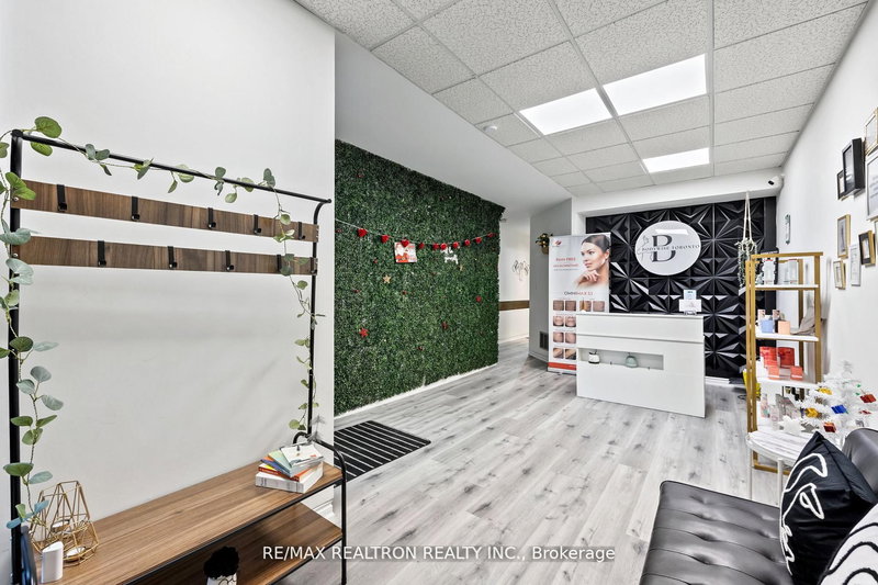 1611 Bloor St W, Toronto, M6P 1A6 | Image 3