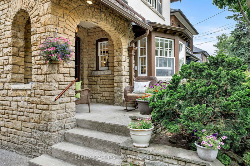 16 Palisades, Toronto, M6S 2W8 | Image 2