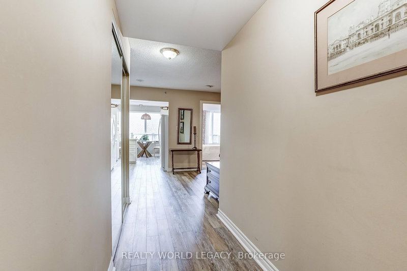1201 - 100 Burloak Dr, Burlington, L7L 6P6 | Image 2