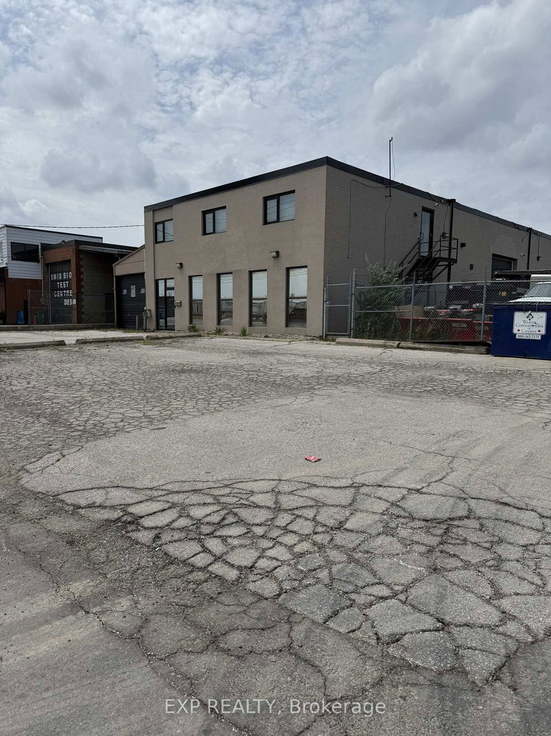 1261 Britannia Rd E, Mississauga, L4W 1C7 | Image 2