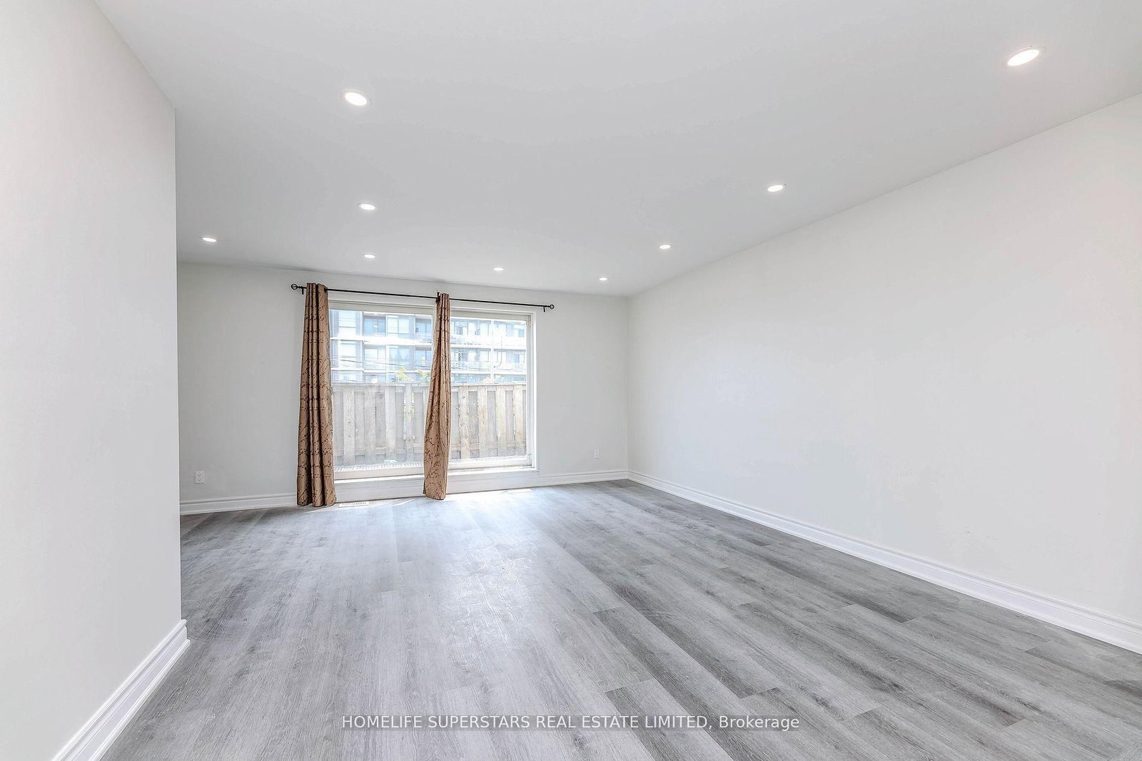 1164 N The Queensway, Unit A - Photo 9