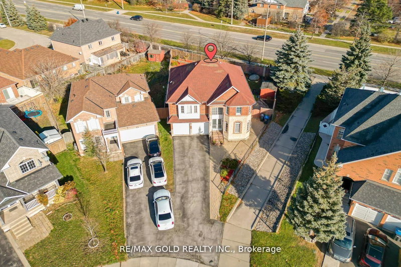 51 Jack Rabbit Cres, Brampton, L6R 2E4 | Image 3
