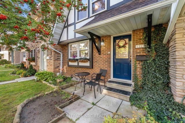 4 - 2232 Upper Middle Road, Burlington | Terminated, W12664504 | Condos.ca