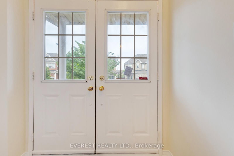 5172 Nestling Grve, Mississauga, L5M 0L2 | Image 3