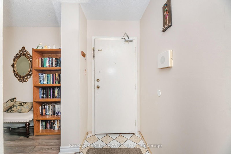 108 - 3 Lisa St, Brampton, L6T 4A2 | Image 3