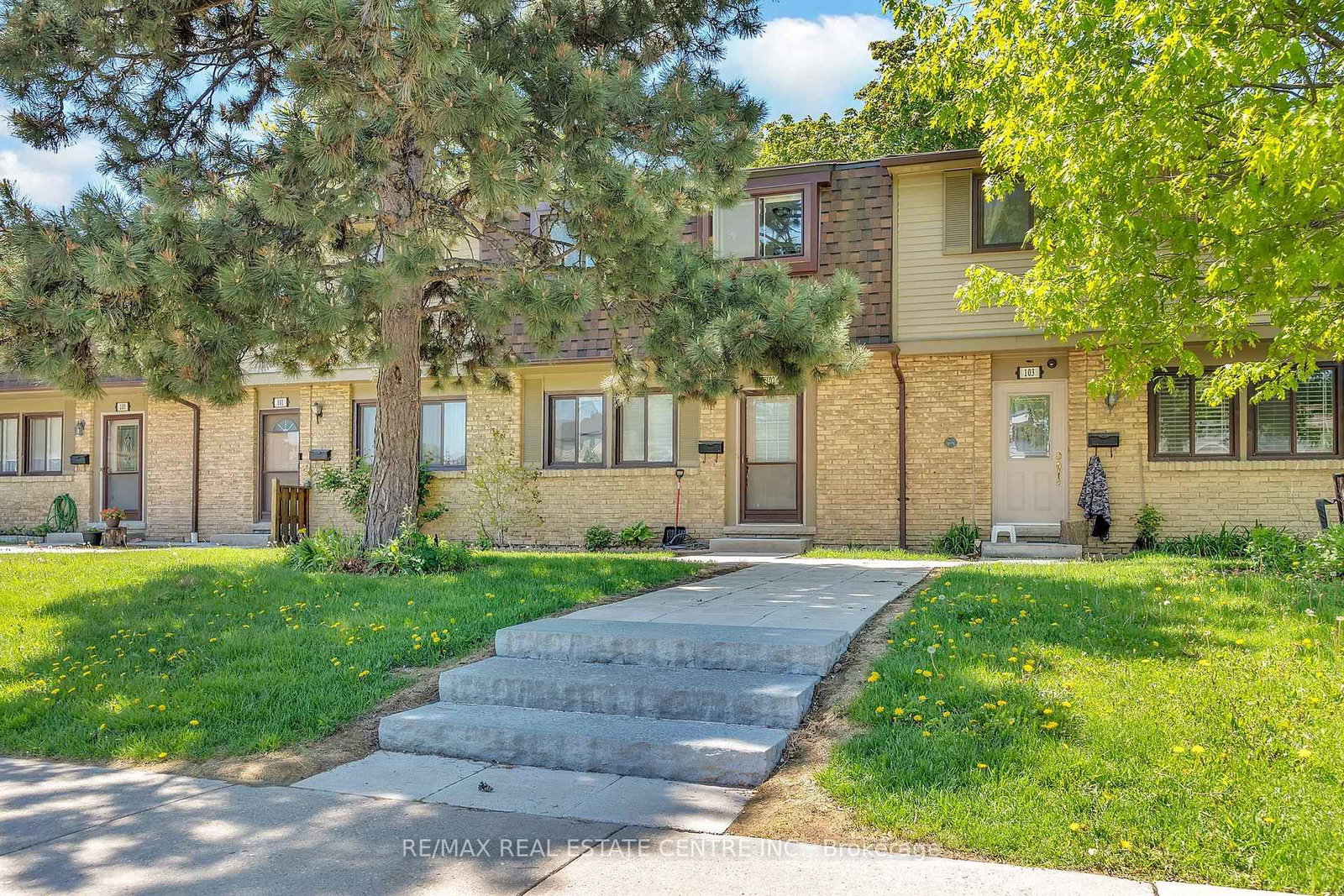 105 Hansen Brampton,ON L6V 3C9