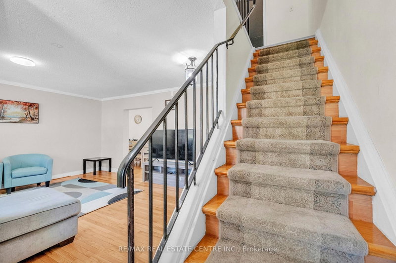 105 Hansen Brampton,ON L6V 3C9 — Photo 11