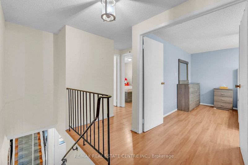 105 Hansen Brampton,ON L6V 3C9 — Photo 13