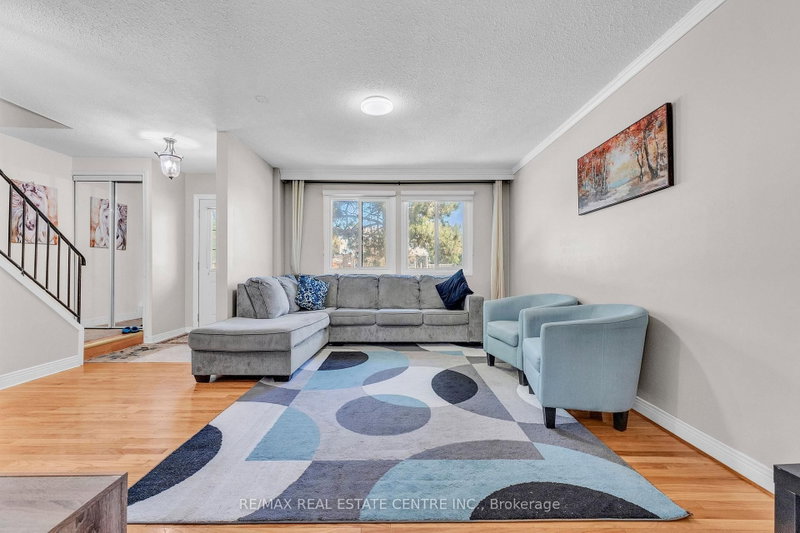 105 Hansen Brampton,ON L6V 3C9 — Photo 4