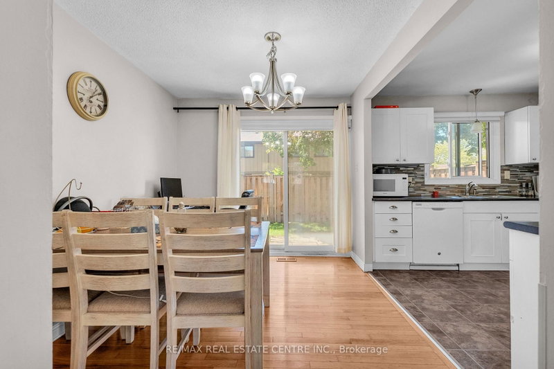 105 Hansen Brampton,ON L6V 3C9 — Photo 6