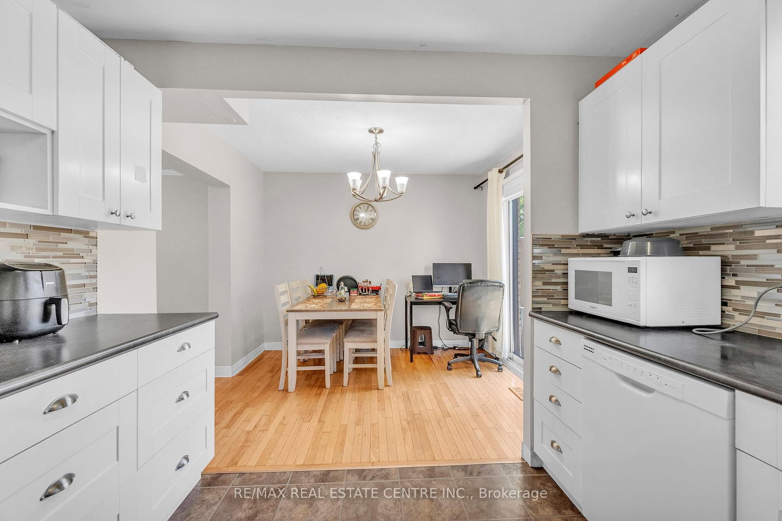 105 Hansen Brampton,ON L6V 3C9 — Photo 8