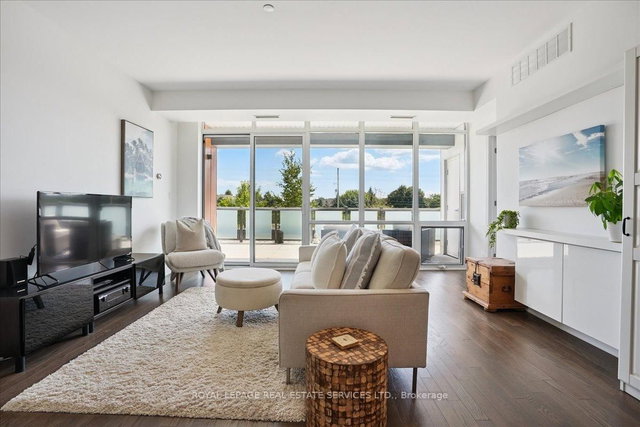 105 - 3028 Creekshore Common