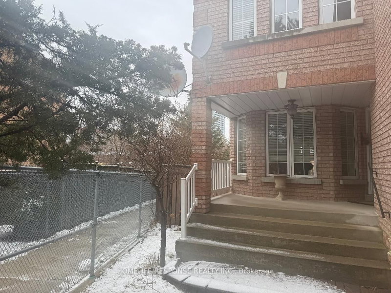 MAIN AND UPPER - 306 Cossack Cres, Mississauga, L5B 4C2 | Image 3