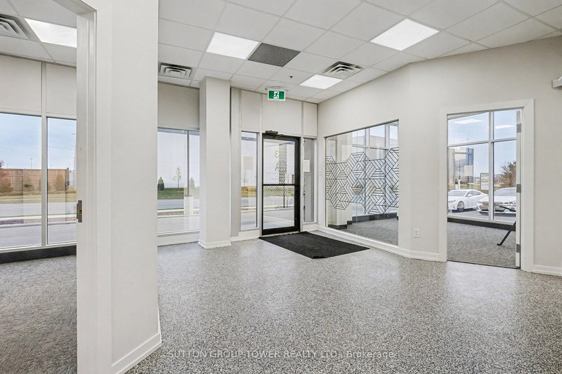 33 - 5250 Solar Dr, Mississauga, L4W 5M8 | Image 3