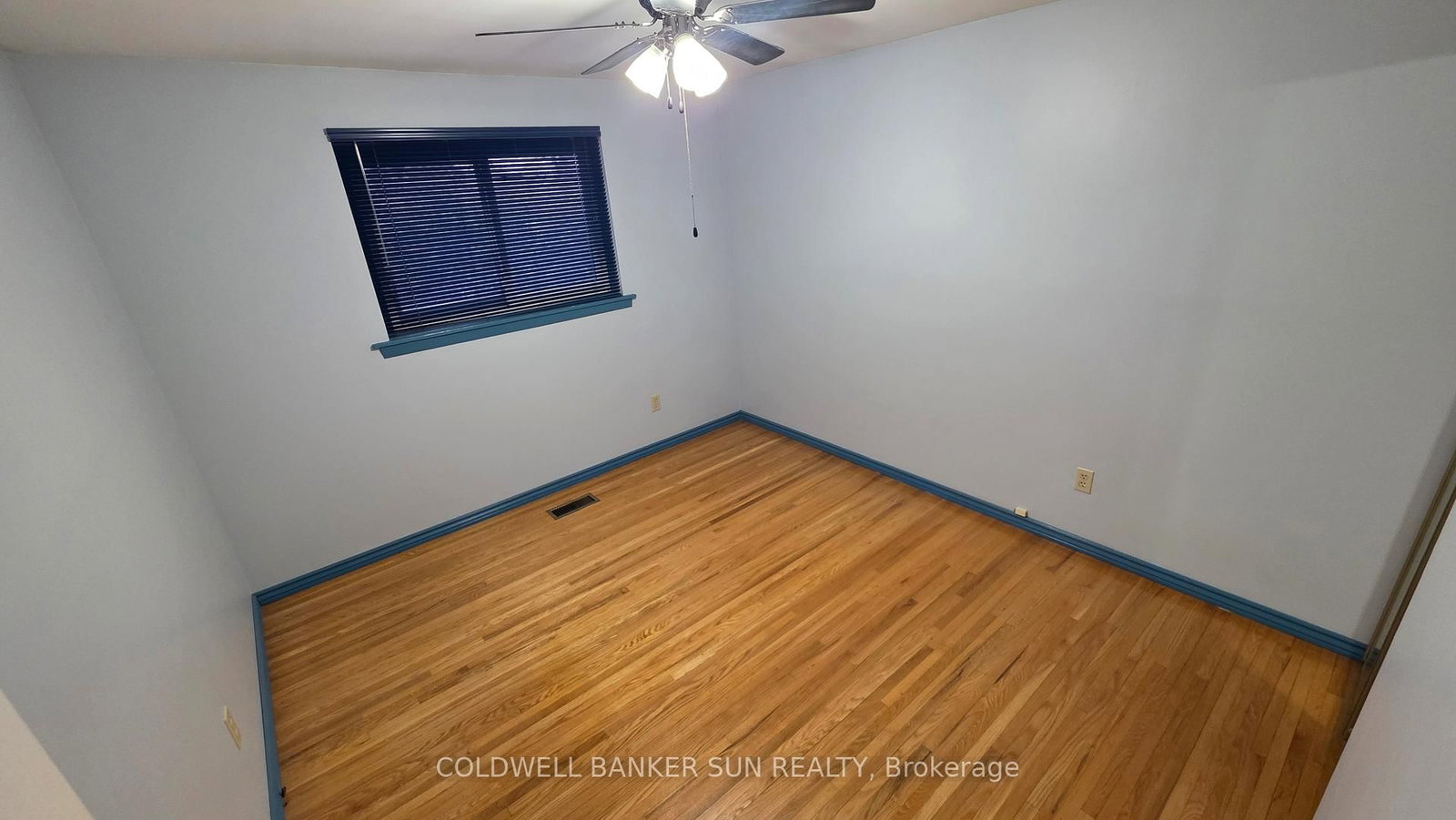 Semi-Detached House for sale at 23 Brookdale Crescent, Brampton, Ontario, L6T 1M8 - Avondale - MLS: W12669060