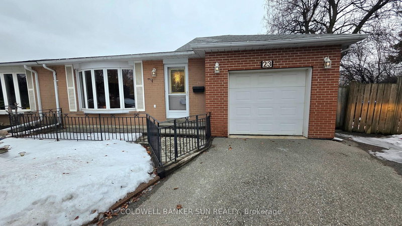 23 Brookdale Cres, Brampton, L6T 1M8 | Image 3