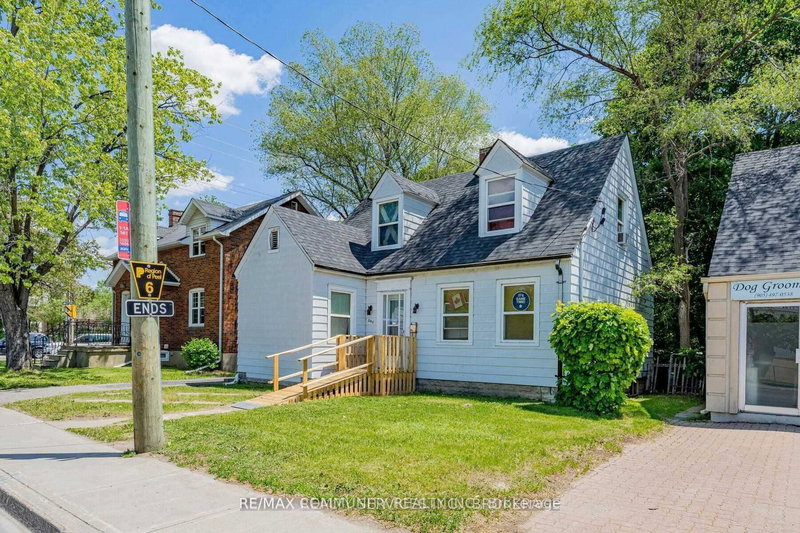 209 Queen St W, Brampton, L6Y 1M6 | Image 2