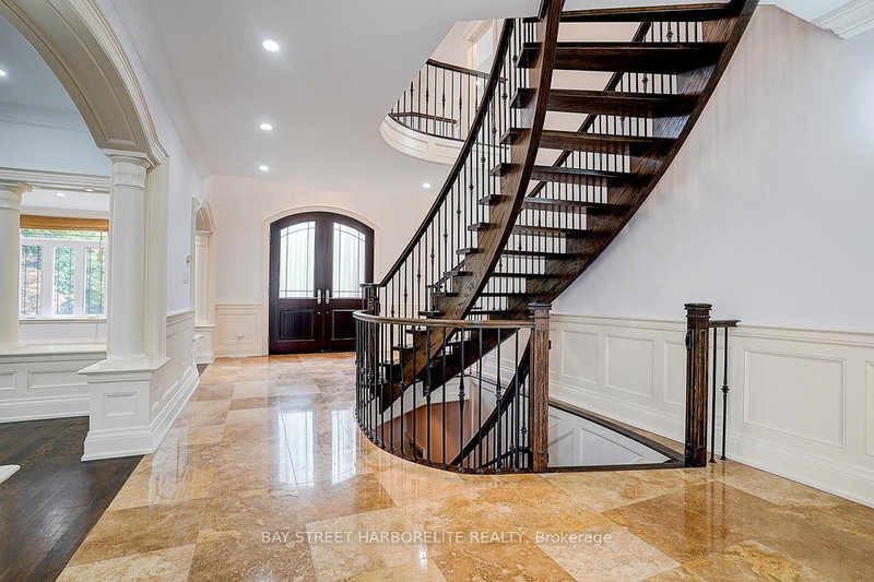 2334 Hammond Rd, Mississauga, L5K 1T2 | Image 3