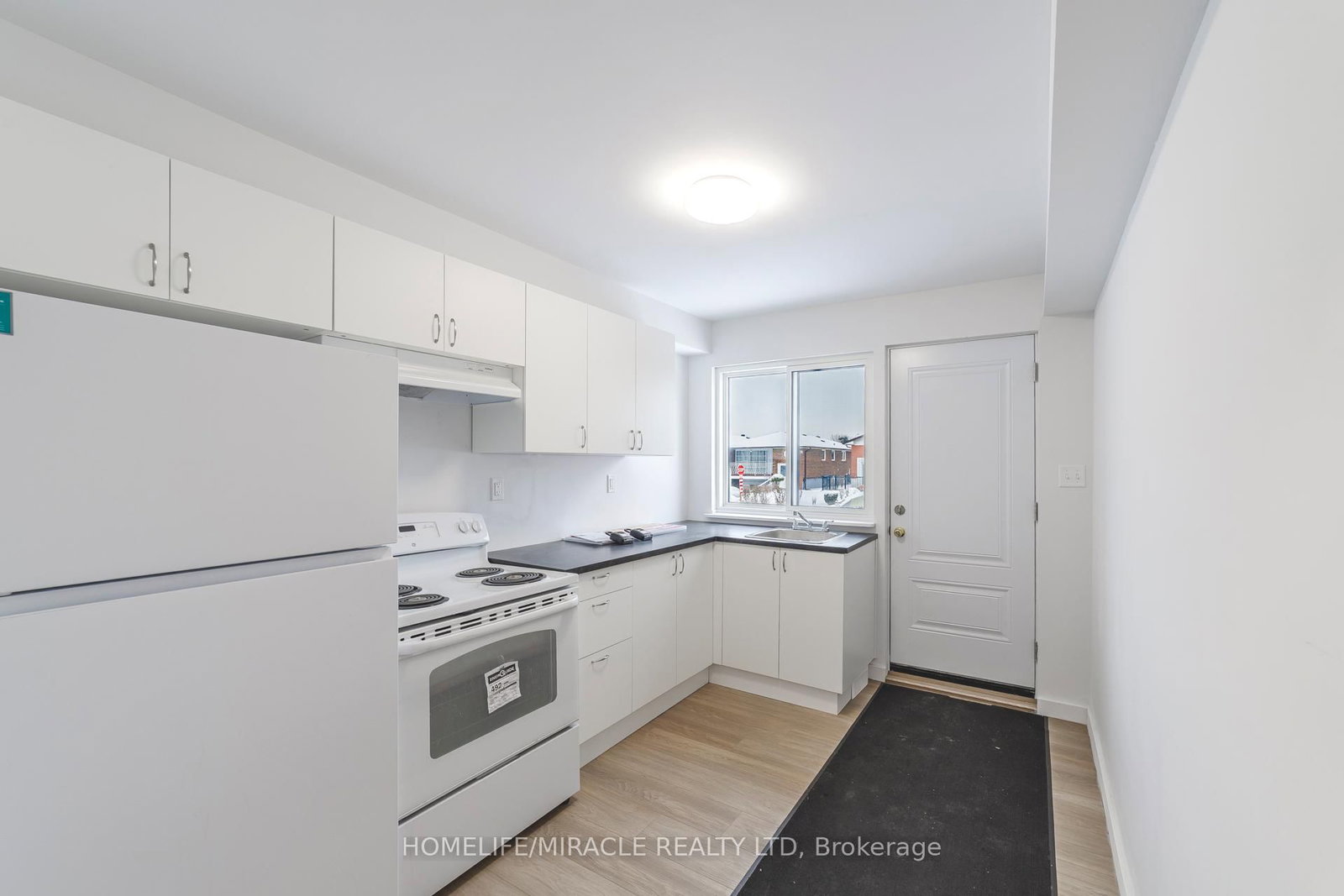 Semi-Detached House sold at 3309 Jolliffe Avenue, Mississauga, Ontario, L4T 1V6 - Malton - MLS: W12670100