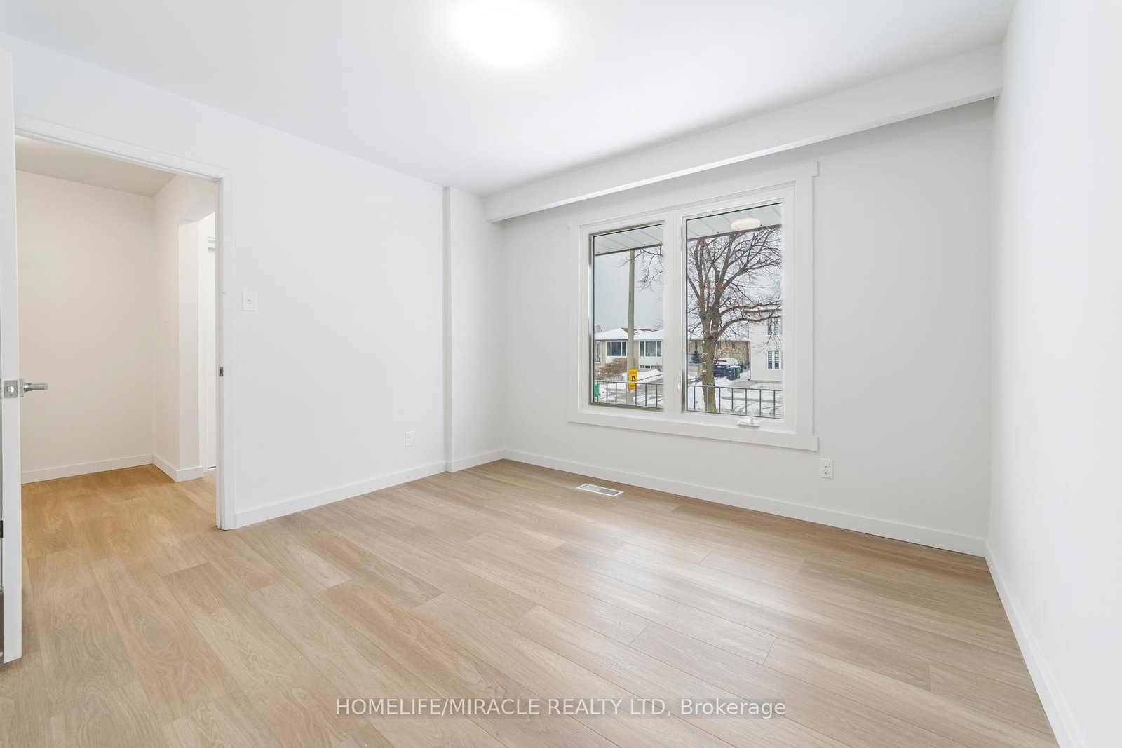 Semi-Detached House sold at 3309 Jolliffe Avenue, Mississauga, Ontario, L4T 1V6 - Malton - MLS: W12670100