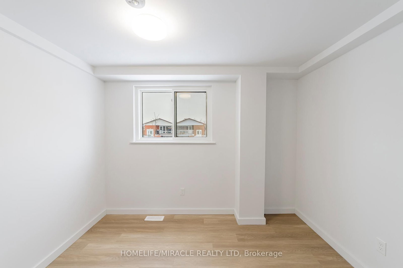 Semi-Detached House sold at 3309 Jolliffe Avenue, Mississauga, Ontario, L4T 1V6 - Malton - MLS: W12670100