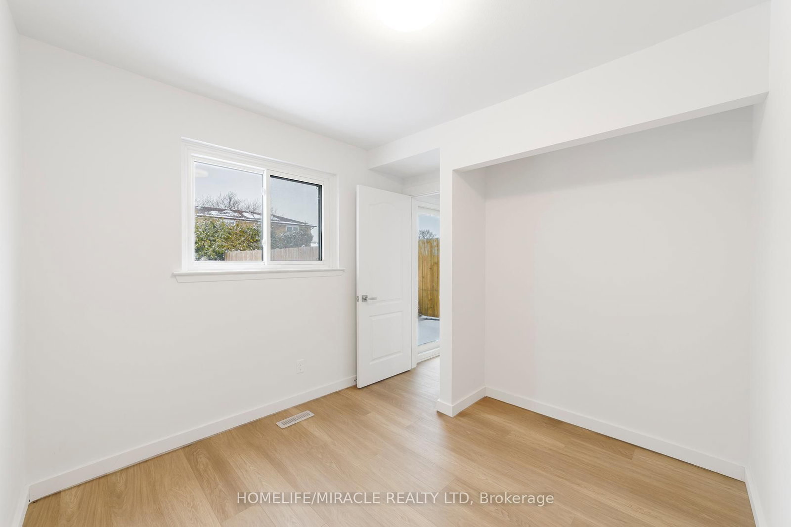 Semi-Detached House sold at 3309 Jolliffe Avenue, Mississauga, Ontario, L4T 1V6 - Malton - MLS: W12670100